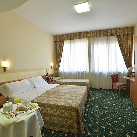 Dropiluc Hotel Druento Kültér fotó